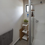 MoeMoe Front - Double or Twin Room - Shower